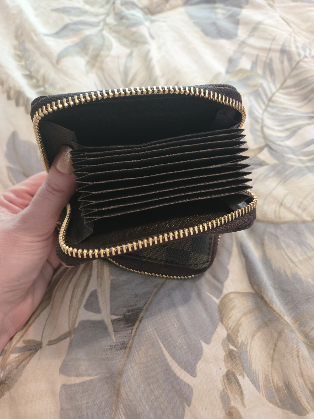 Designer-Style Brown Checkered Zip Wallet - Picture 9 of 9